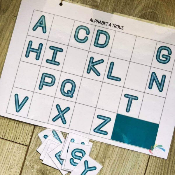 Fiche Montessori Alphabet à trous