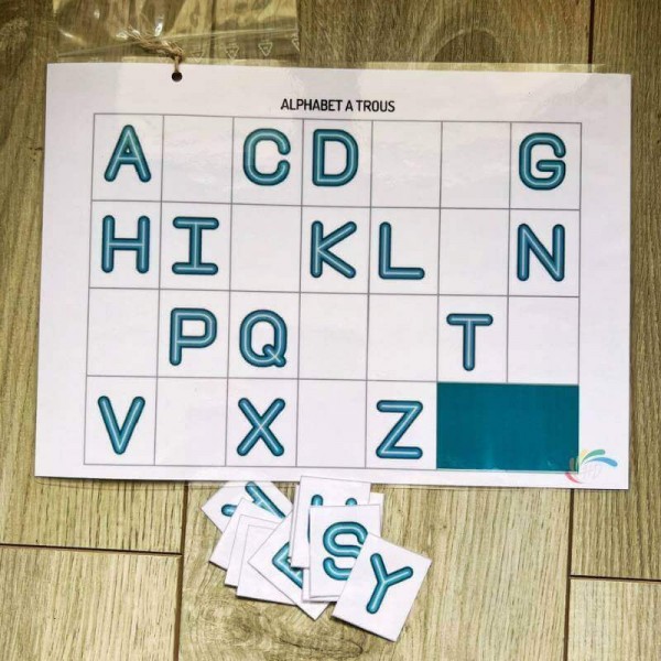 Fiche Montessori Alphabet à trous